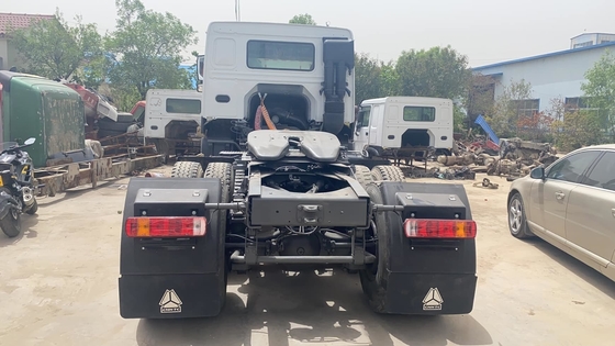 Tubeless banden ontwerp gebruikt Sinotruk HOWO 371 Truck Head Tractor Dump Truck met korting