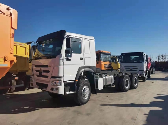 Dumptruck met een laadvermogen van 21-30 t en gebruikte trekkertruck