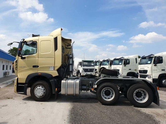 Dumptruck met een laadvermogen van 21-30 t en gebruikte trekkertruck