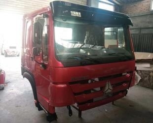 Rode hoge cabine 2 bedden Sinotruk Truck Tractor met productie