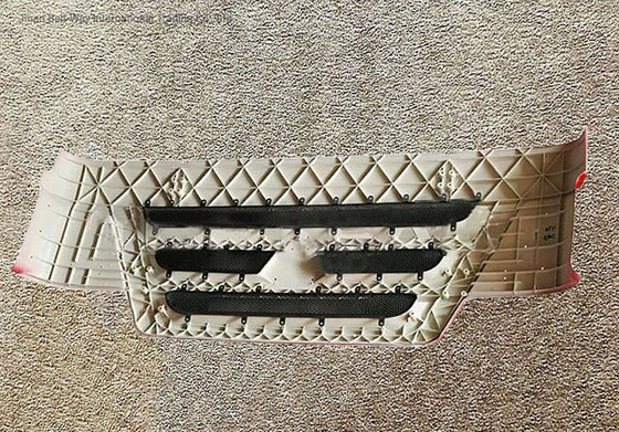 Online ondersteuning voor Sinotruk HOWO Dump Truck Cabin Part Radiator Cover Wg1642111010